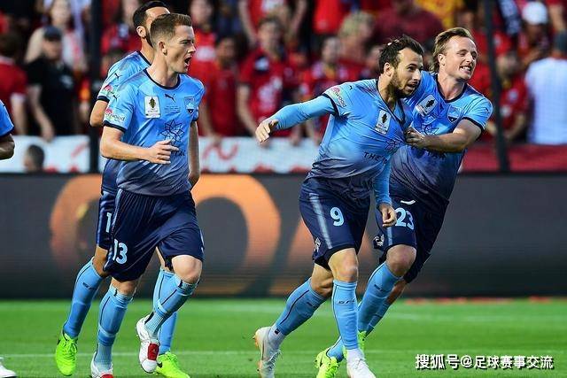 米体：米兰对阵亚特兰大将更换多名首发球员，莱奥或将坐上替补席