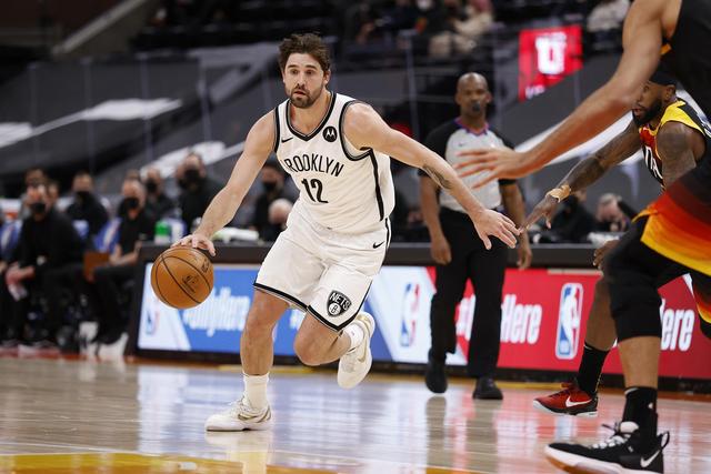 米切尔28分班凯罗空砍39分 骑士险胜魔术3-2