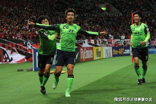 郑钦文仰望！世界第一2-0夺两连冠+3冠平纪录